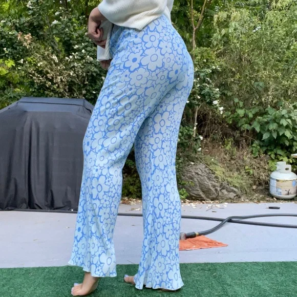 Glassons Blue Floral Fit & Flair Hippy Pants Size Small - Picture 1 of 6